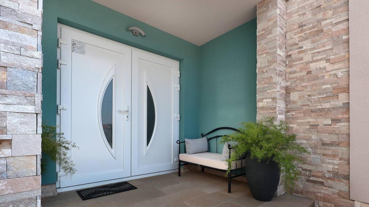 Apartmani "Villa Barbara" Novalja Exterior photo