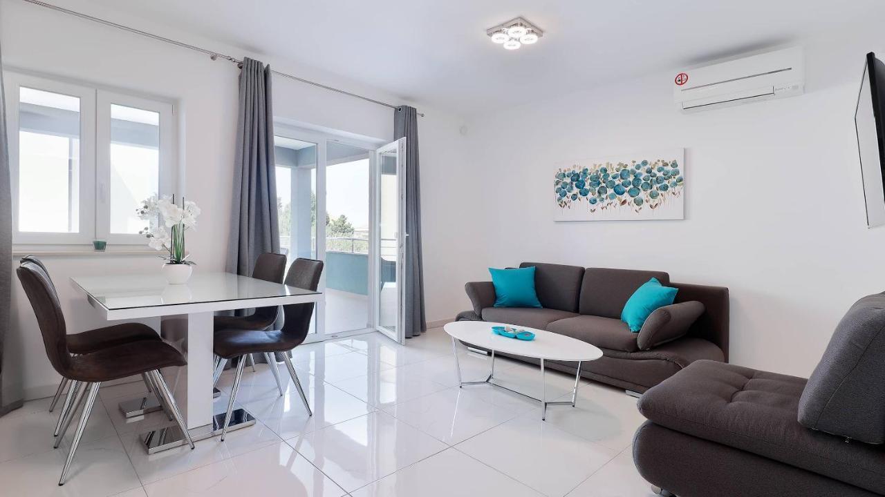 Apartmani "Villa Barbara" Novalja Exterior photo